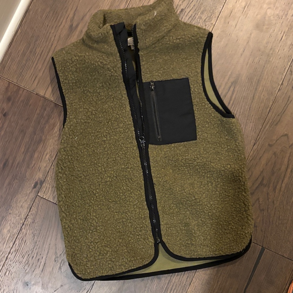 Boys olive green sherpa with pocket